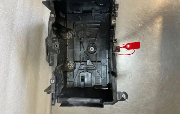 Renault Trafic III (X82) Battery box tray 