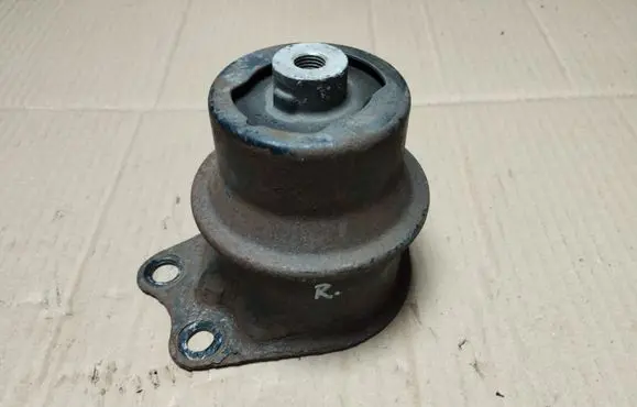 Honda Jazz Engine mount bracket