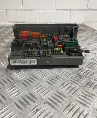 BMW X1 E84 Fuse module 9119446 90302523