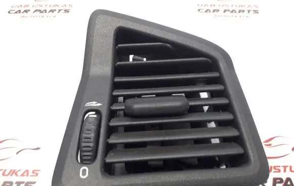 Volvo V70 Dashboard air vent grill cover trim 3409376