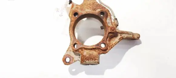 Mitsubishi Grandis Front wheel hub