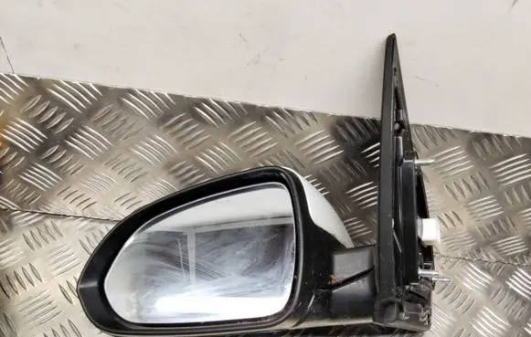 KIA Rio Front door electric wing mirror