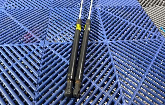 Lexus CT 200H Front bonnet/hood damper/strut