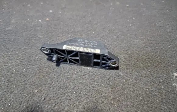 Mercedes-Benz E W211 Airbag deployment crash/impact sensor A0018209326