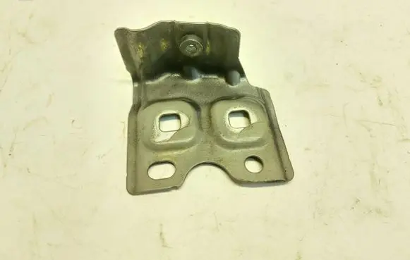 Mercedes-Benz GLA H247 Fender mounting bracket A2475240100JLK01