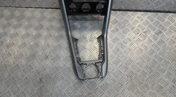 Volkswagen T-Roc Center console 2GA863097