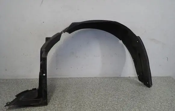 Suzuki Swift I Front arch 