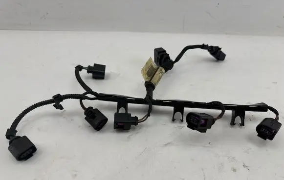 Volkswagen Golf VI Fuel injector wires 06F971082F