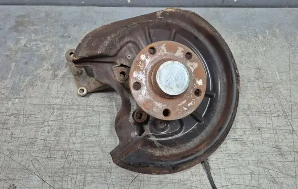 Volkswagen Golf Plus Rear wheel hub spindle/knuckle