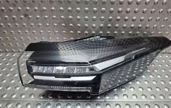 Peugeot 308 Rear/tail lights S27639233 9835299280