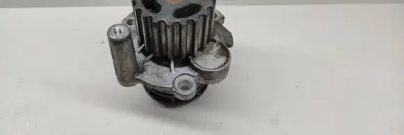 Volkswagen Golf V Water pump 045121019C