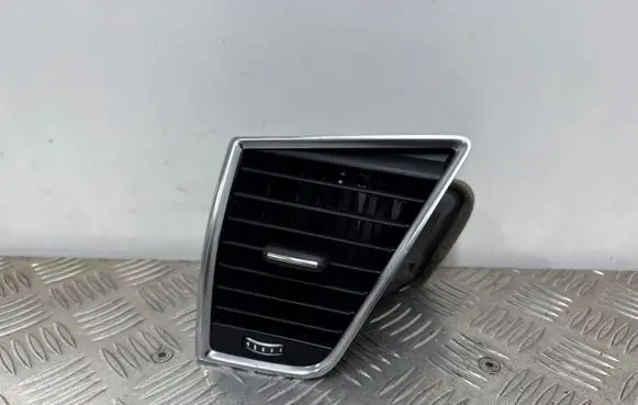 Audi Q5 SQ5 Dashboard side air vent grill/cover trim 8R1820901L