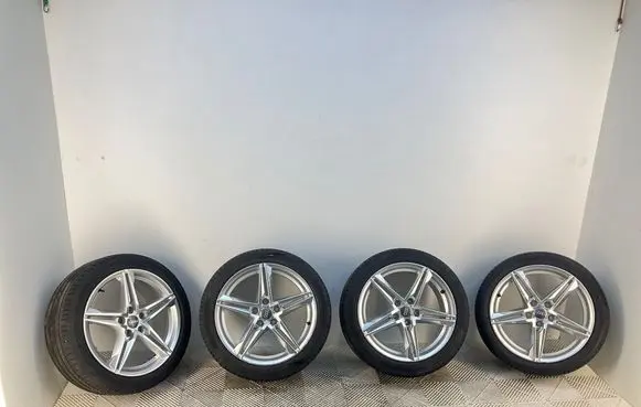 Audi A4 S4 B9 R18 alloy rim 8W0601025R