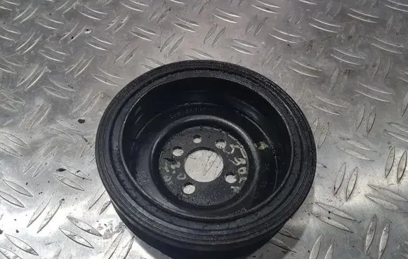 Volkswagen Golf V Crankshaft pulley 03g105243