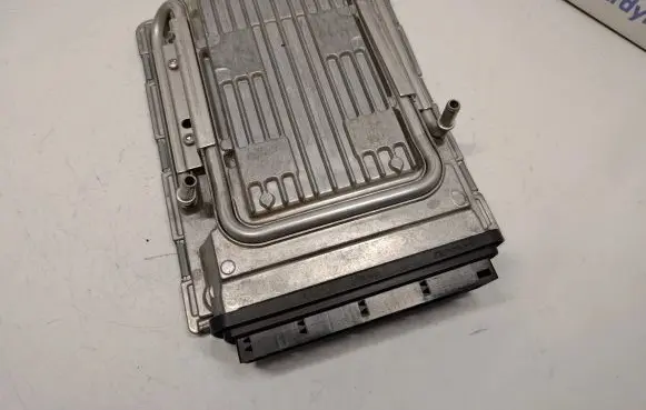 BMW 5 F10 F11 Engine control unit/module 7633374 12147633374 12147640087