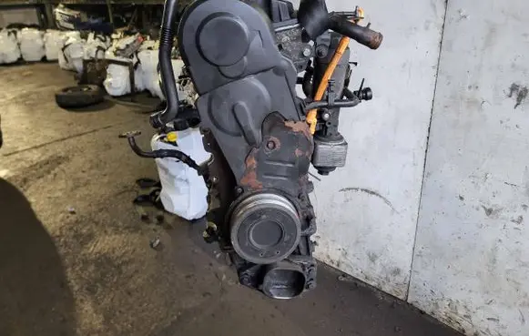 Volkswagen PASSAT B5.5 Engine AWX