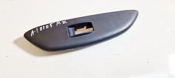 Toyota Yaris Front door window switch trim 