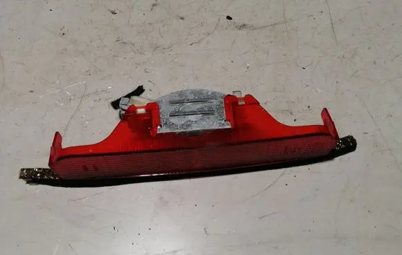 Nissan Almera Tino Third/center stoplight