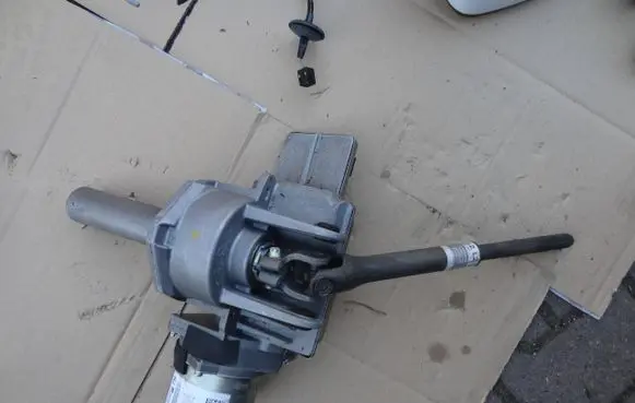 Opel Corsa D Steering wheel axle 13376411