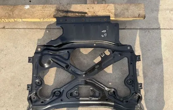 Audi Q7 4M Front subframe 4M2399345C