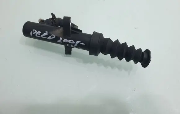 Clutch slave cylinder