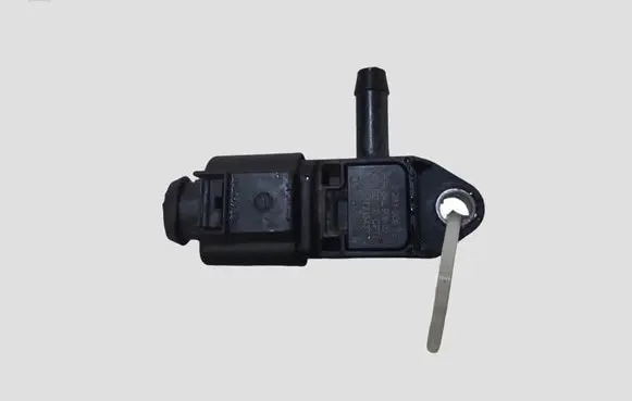 Volkswagen PASSAT B8 Exhaust gas pressure sensor 0281006222 04L906051B