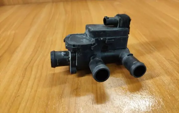 Mercedes-Benz S W221 Engine coolant pipe/hose A2308300084