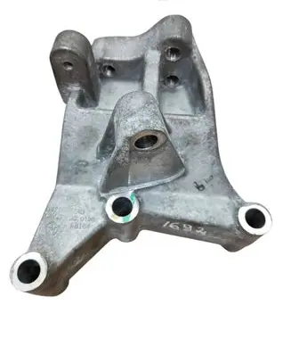 Dodge Journey Gearbox mounting bracket 04766548AC 4766548AC