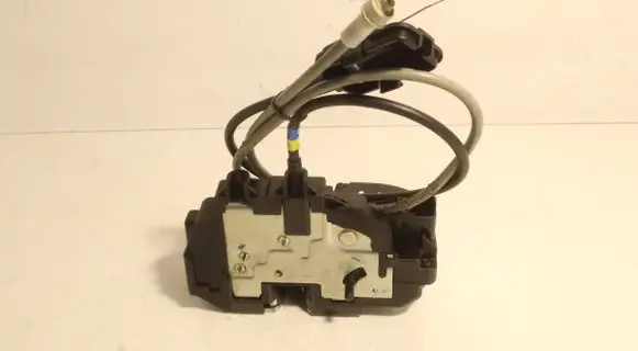 Nissan Note (E11) Rear door lock 34110A