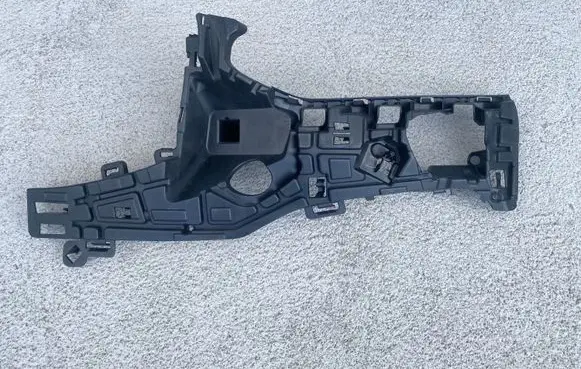 Volvo S90, V90 Front bumper mounting bracket 31383237
