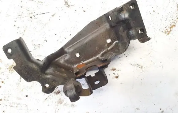 Peugeot 407 Engine mounting bracket 9645928180