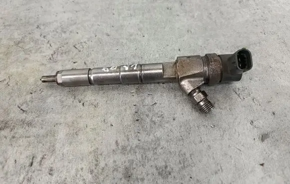 Fiat Croma Fuel injector 0445110243BOSCH