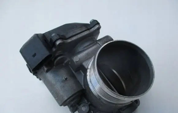 Audi A3 S3 A3 Sportback 8P Throttle body valve 03N128063B