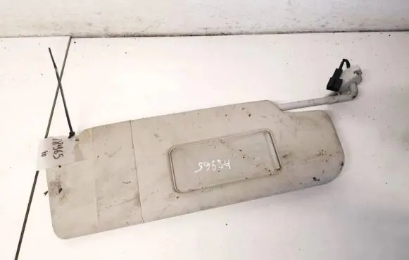 Volkswagen Golf V Sun visor