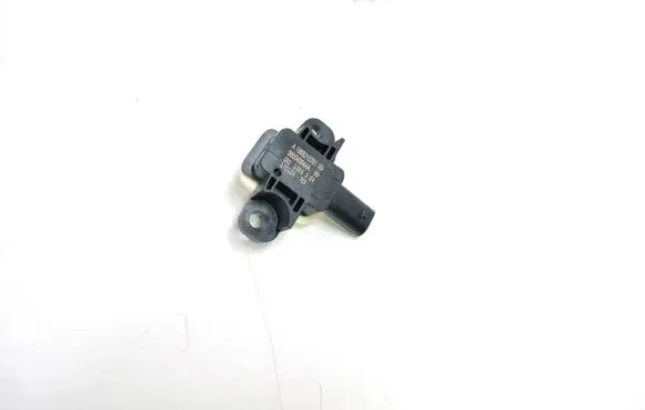 Mercedes-Benz GLS X166 Airbag deployment crash/impact sensor A1668210351