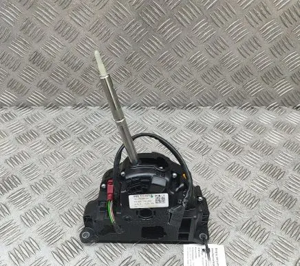 Volkswagen Golf VII Gear shifter/selector 5QE713025P