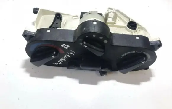 Mitsubishi Carisma Climate control unit mb947678 mb947677