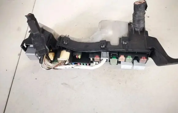 Toyota Avensis T250 Fuse box set