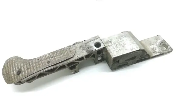 Porsche Panamera (970) Engine mounting bracket