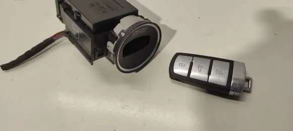 Volkswagen PASSAT B6 Ignition lock 3C0905843M 33303301 0975Q06S