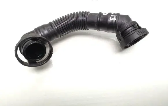 Volkswagen Tiguan Breather hose/pipe 03l103493