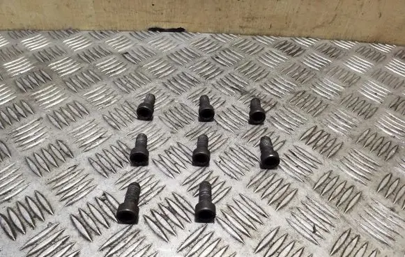 Volvo V40 Flywheel bolts 