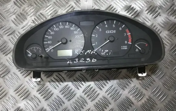 Mitsubishi Carisma Speedometer (instrument cluster) mr308415 98dx
