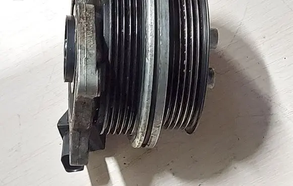 Volkswagen Tiguan Water pump pulley 