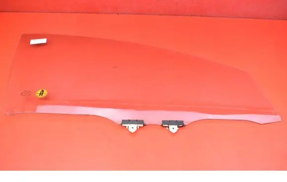 Toyota Yaris Front door window glass four-door