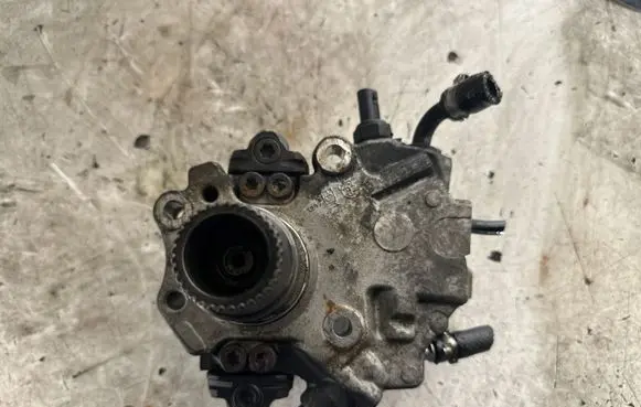 Mercedes-Benz C W204 Fuel injection high pressure pump 28343143 0629869G