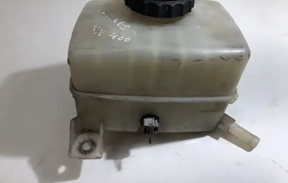 Lexus RX 330 - 350 - 400H Brake fluid reservoir 13231140500