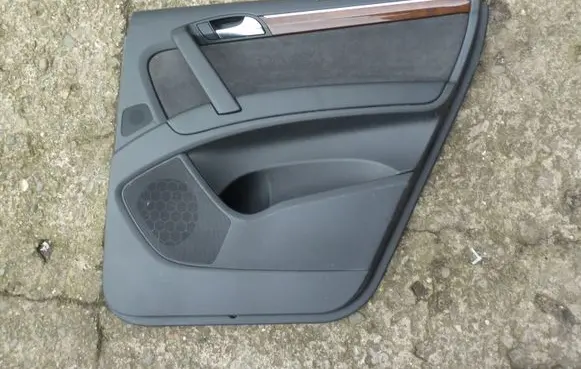 Audi Q7 4L Rear door card panel trim