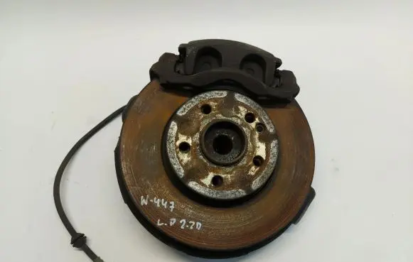 Mercedes-Benz Vito Viano W447 Front wheel hub spindle knuckle