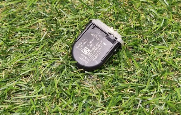 Buick Encore I Tire pressure sensor 13598772